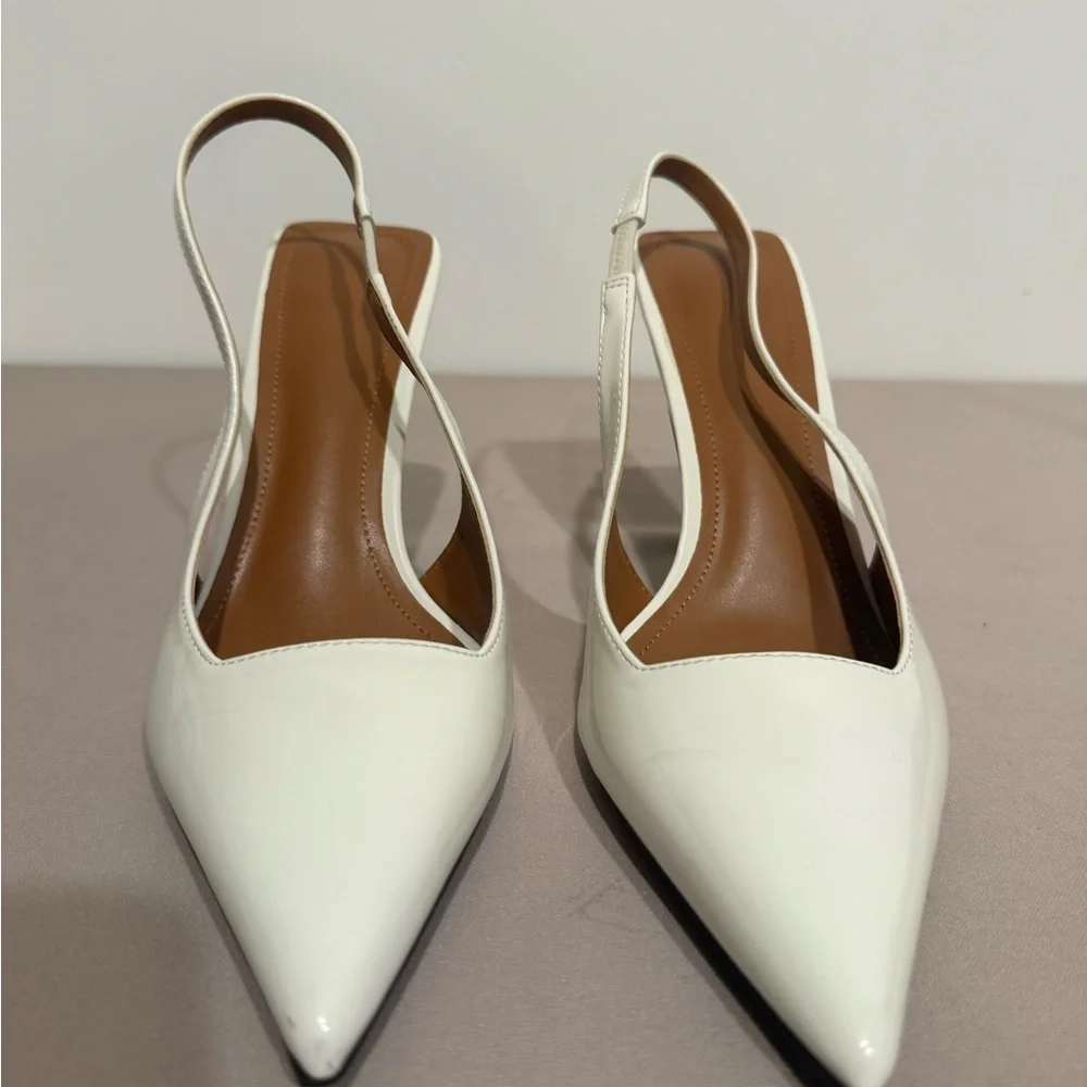 White shoes size 9 - Picture 13 of 16